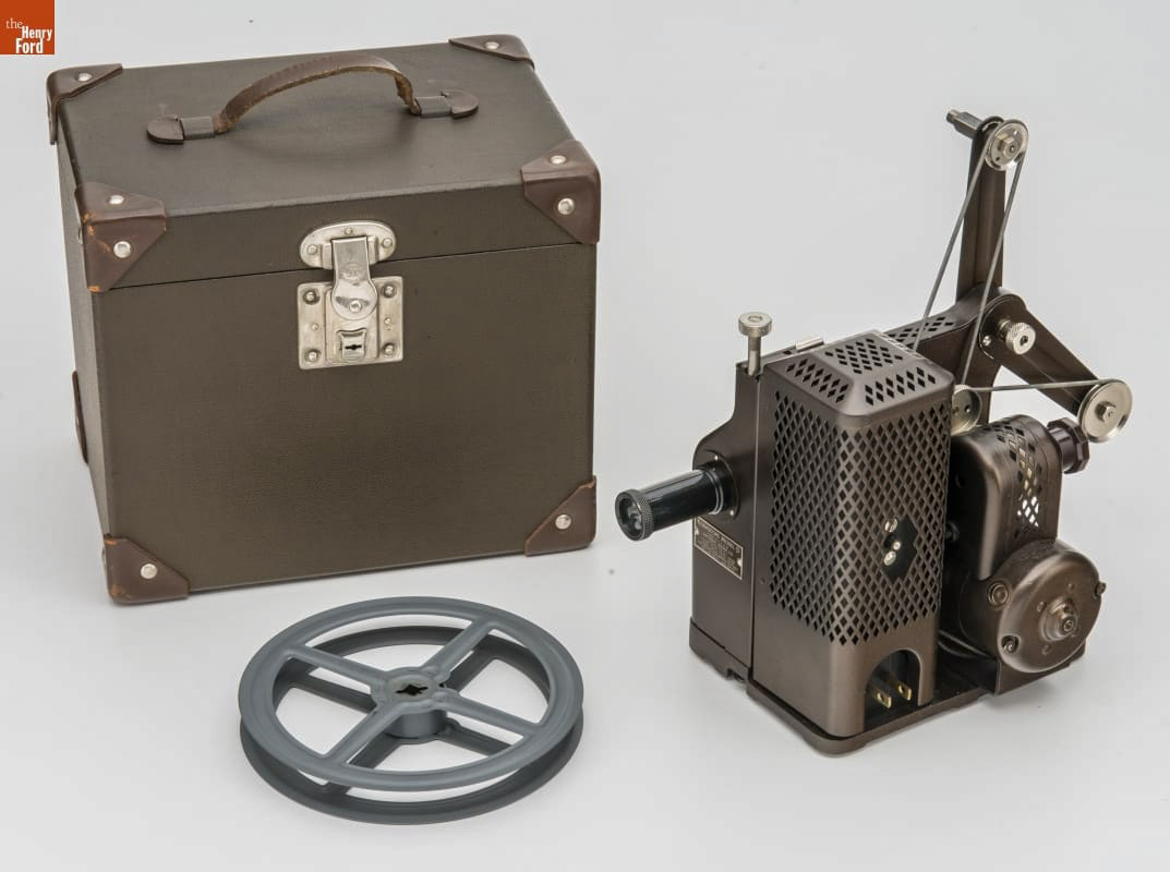 Kodascope Model D with original carrying case and reel